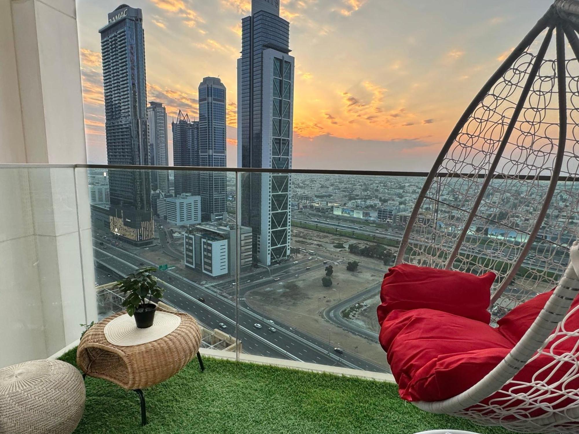 2Br With Skyline Views At Forte Near Dubai Opera Apartment ภายนอก รูปภาพ